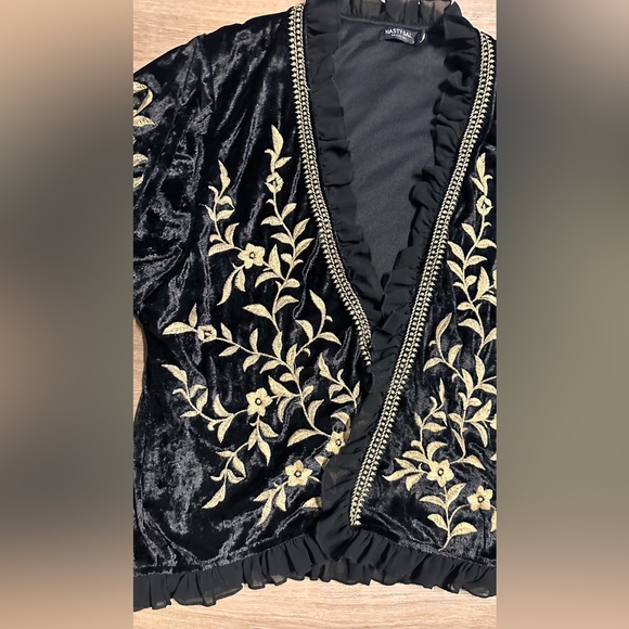 Nasty Gal Collection Velvet Embroidered Jacket. - Picture 4 of 7